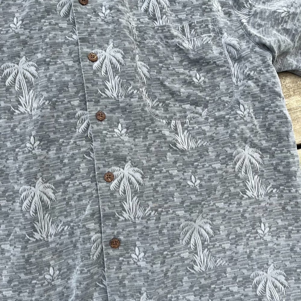 ** Tommy Bahama 100% silk leaf palm tree embossed gray Button Up shirt Large - Picture 3 of 9